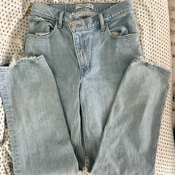 Cross button Abercrombie and fitch jeans - Picture 5 of 6